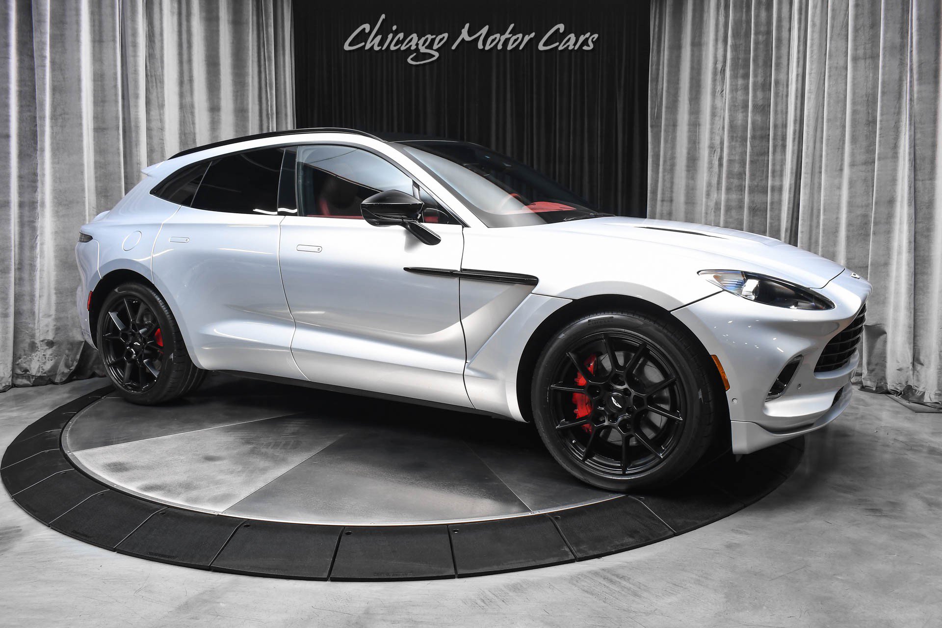 Used 2022 Aston Martin DBX AWD/4WD image 6