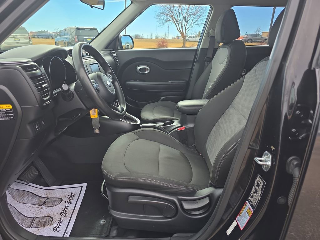 Used 2017 Kia Soul + FWD image 10