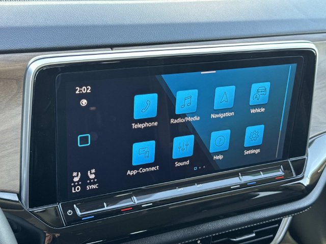Certified 2025 Volkswagen Atlas SE AWD/4WD image 13