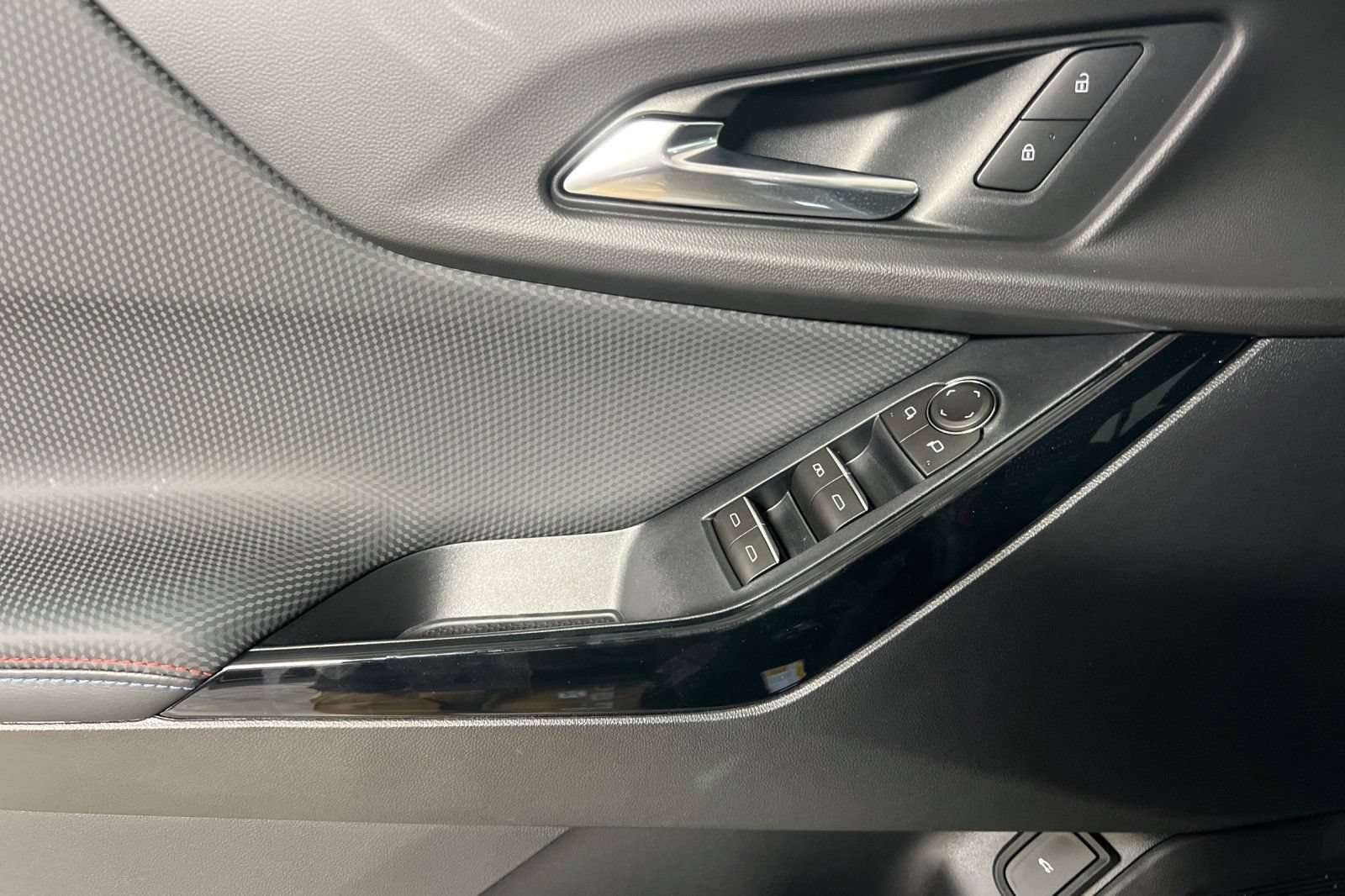 New 2026 Chevrolet Equinox RS w/ Safety and Technology Package FWD image 11
