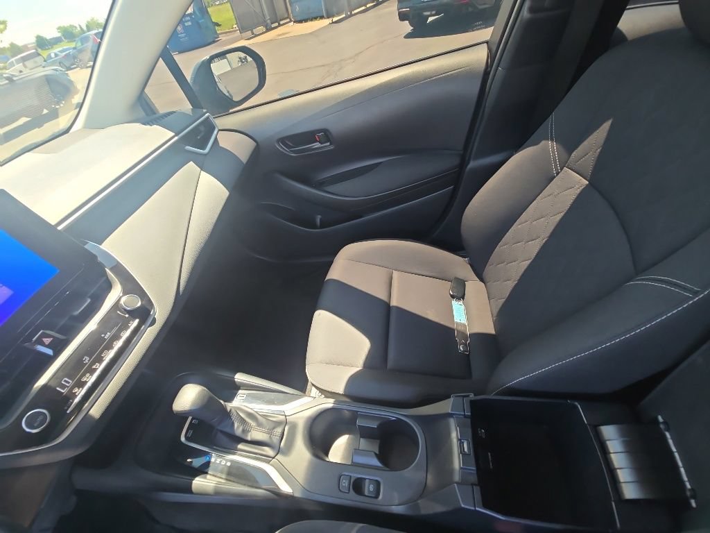 Used 2024 Toyota Corolla LE w/ LE Convenience Package FWD image 23