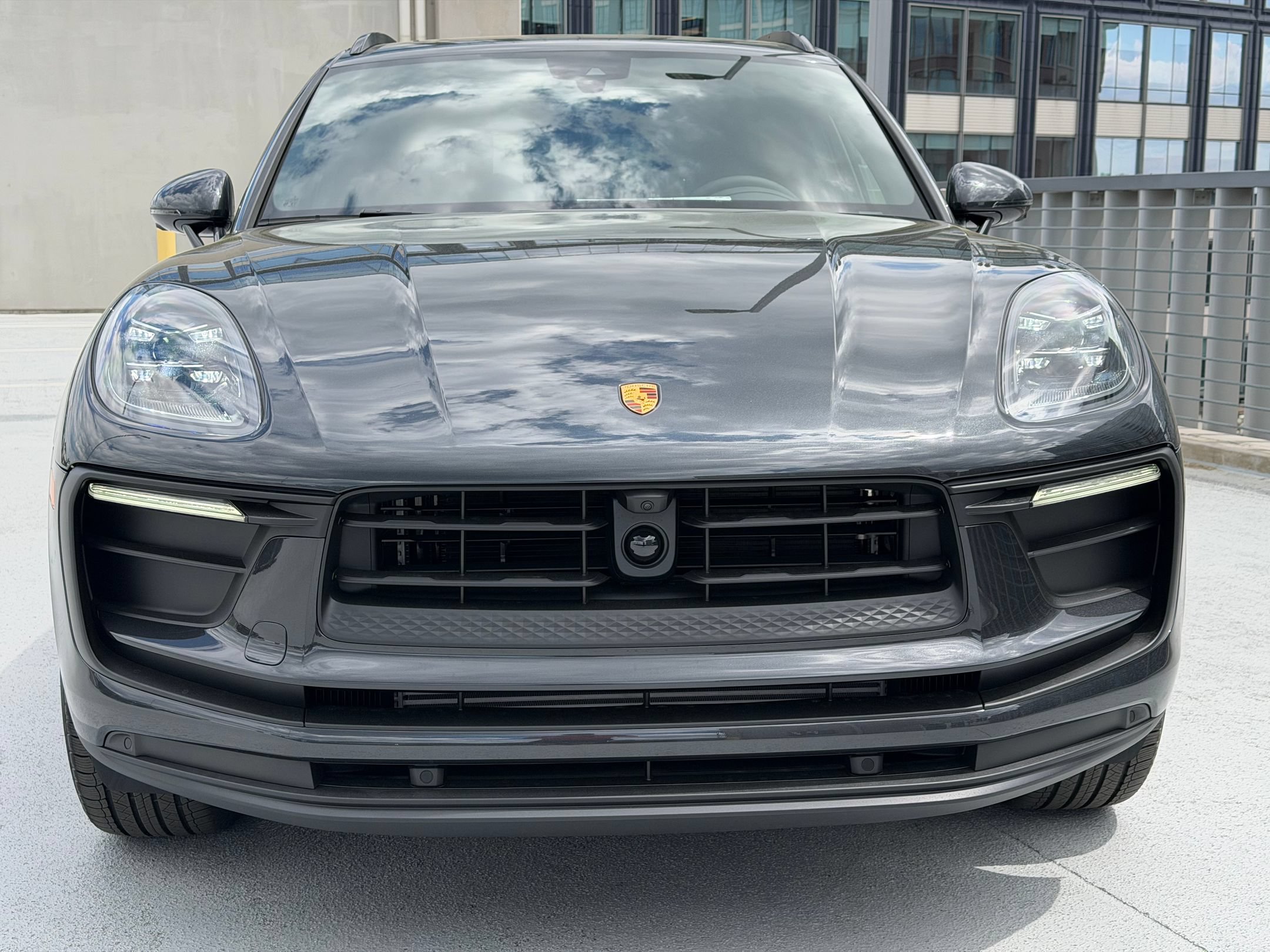 Used 2026 Porsche Macan AWD/4WD image 10