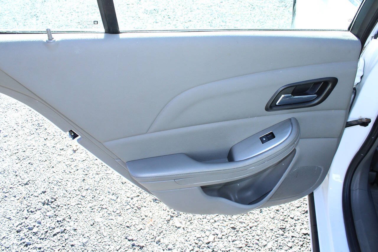 Used 2014 Chevrolet Malibu LS w/ Protection Package FWD image 21