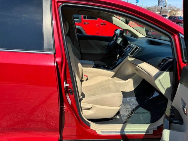 Used 2010 Toyota Venza w/ Convenience Pkg FWD image 30