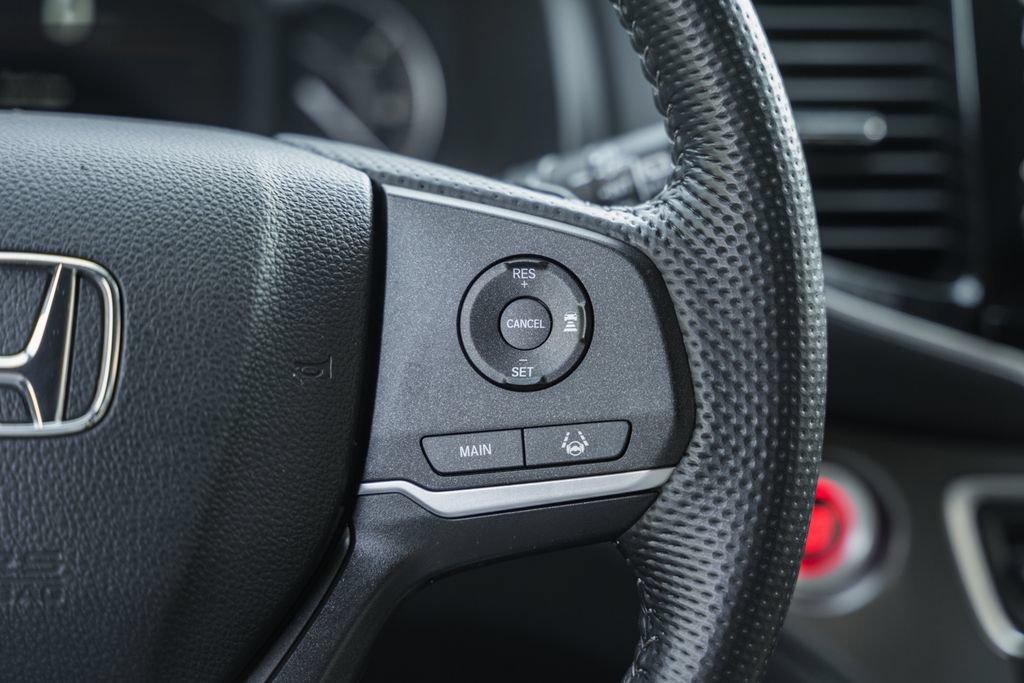 Used 2023 Honda Passport EX-L image 32