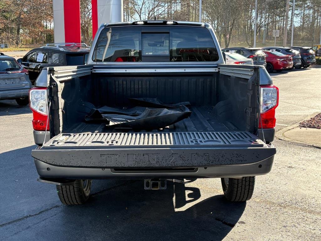 Used 2024 Nissan Titan SV w/ SV Convenience Package image 25