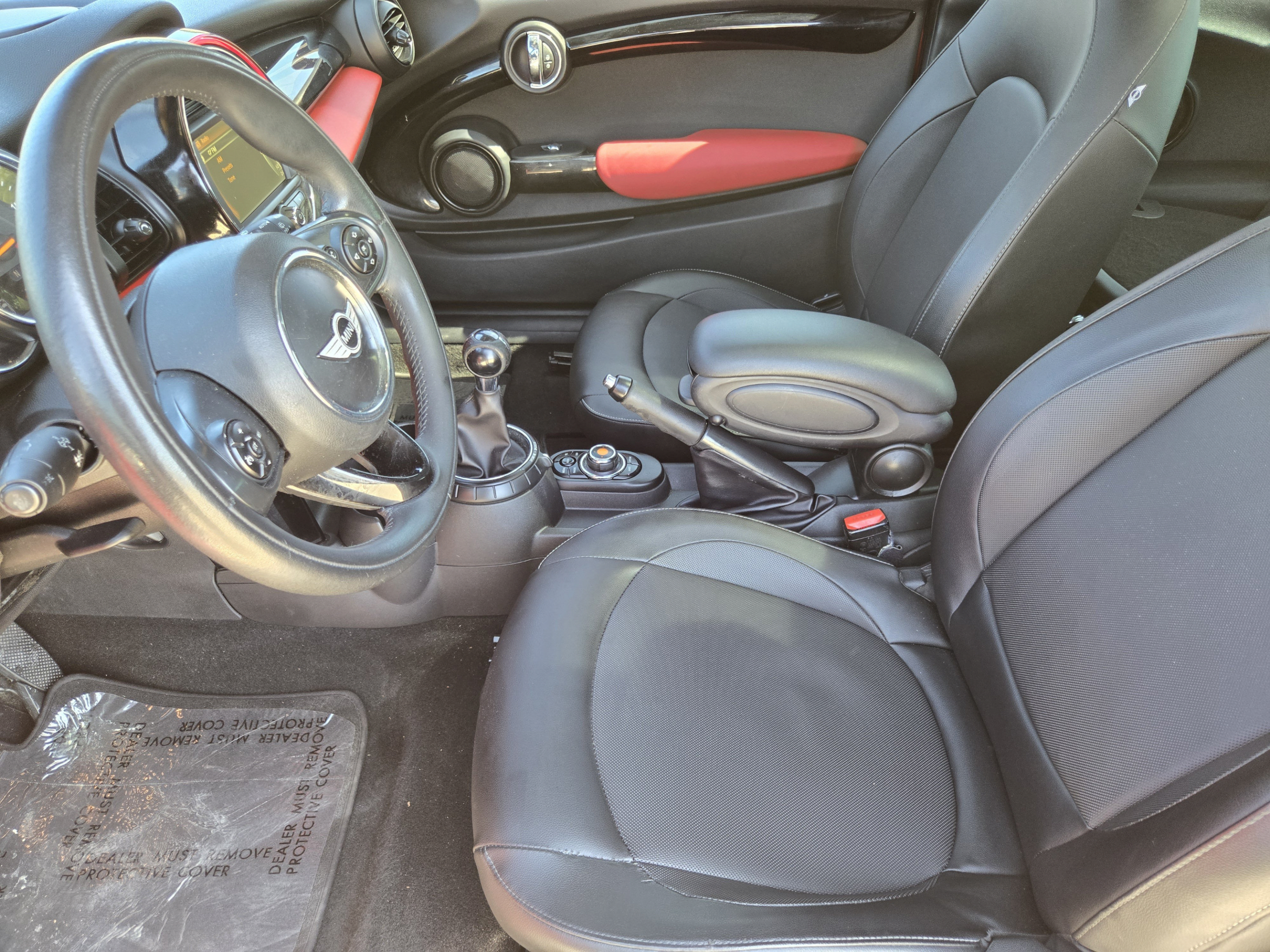 Used 2015 MINI Cooper 2-Door Hardtop FWD image 9