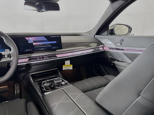 Used 2026 BMW 760i xDrive AWD/4WD image 25