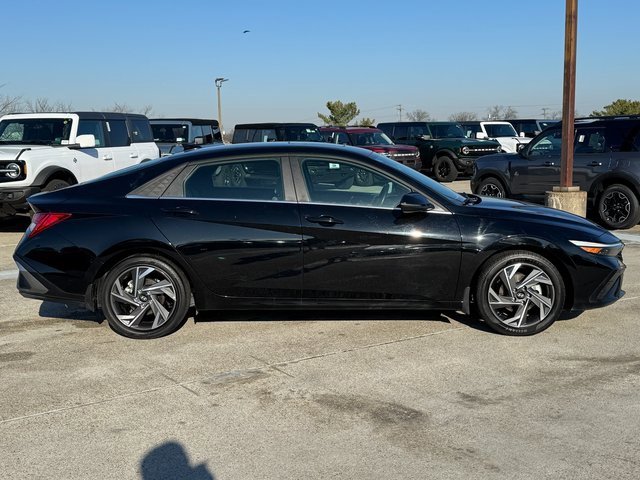 Used 2024 Hyundai Elantra Limited image 7