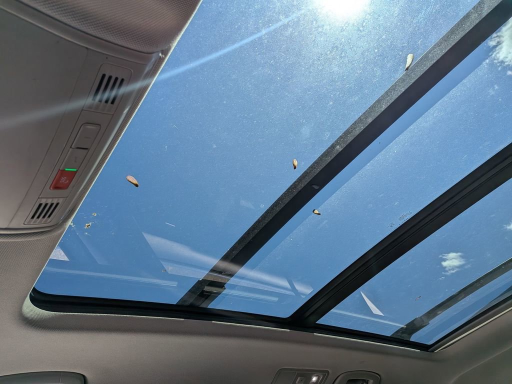 Used 2024 Volkswagen Tiguan SE w/ Panoramic Sunroof Package AWD/4WD image 26