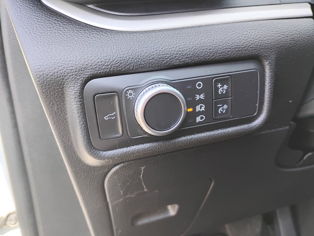 Used 2022 Ford Explorer XLT AWD/4WD image 15