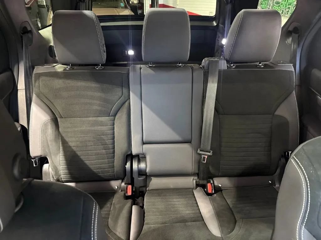 Used 2022 Land Rover Discovery S R-Dynamic AWD/4WD image 22