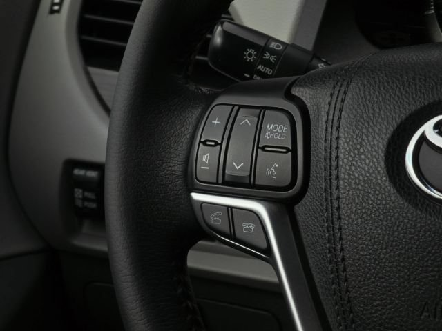 Used 2017 Toyota Sienna XLE w/ XLE Navigation Package FWD image 23