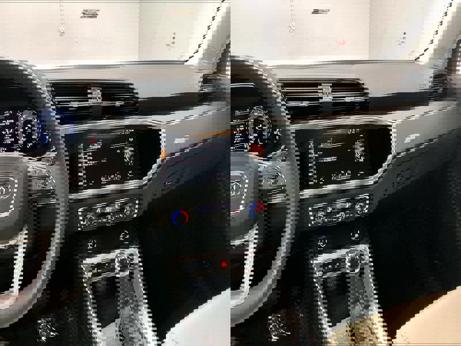 Certified 2025 Audi Q3 2.0T Premium w/ Convenience Package image 8