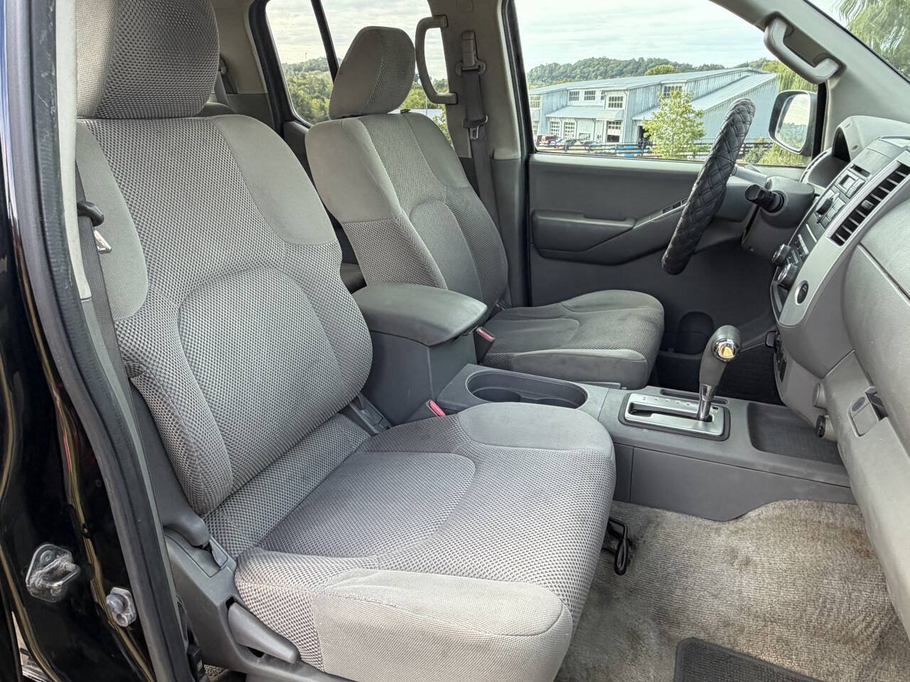Used 2012 Nissan Frontier SV AWD/4WD image 25