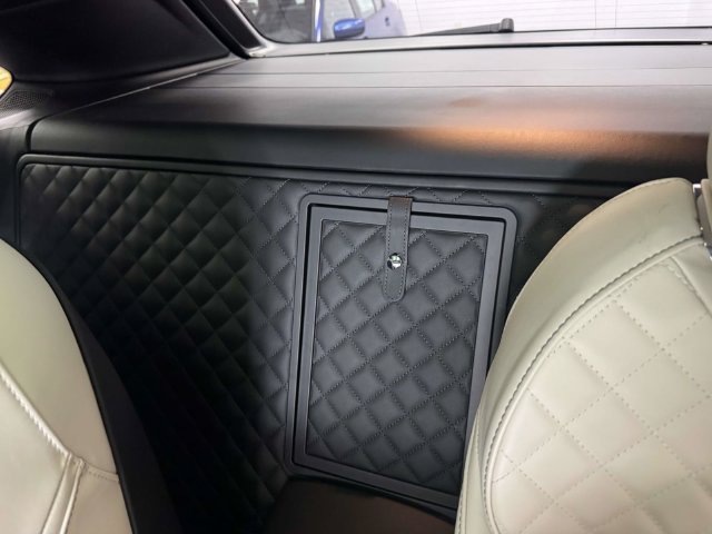 Used 2020 Bentley Bentayga AWD/4WD image 29