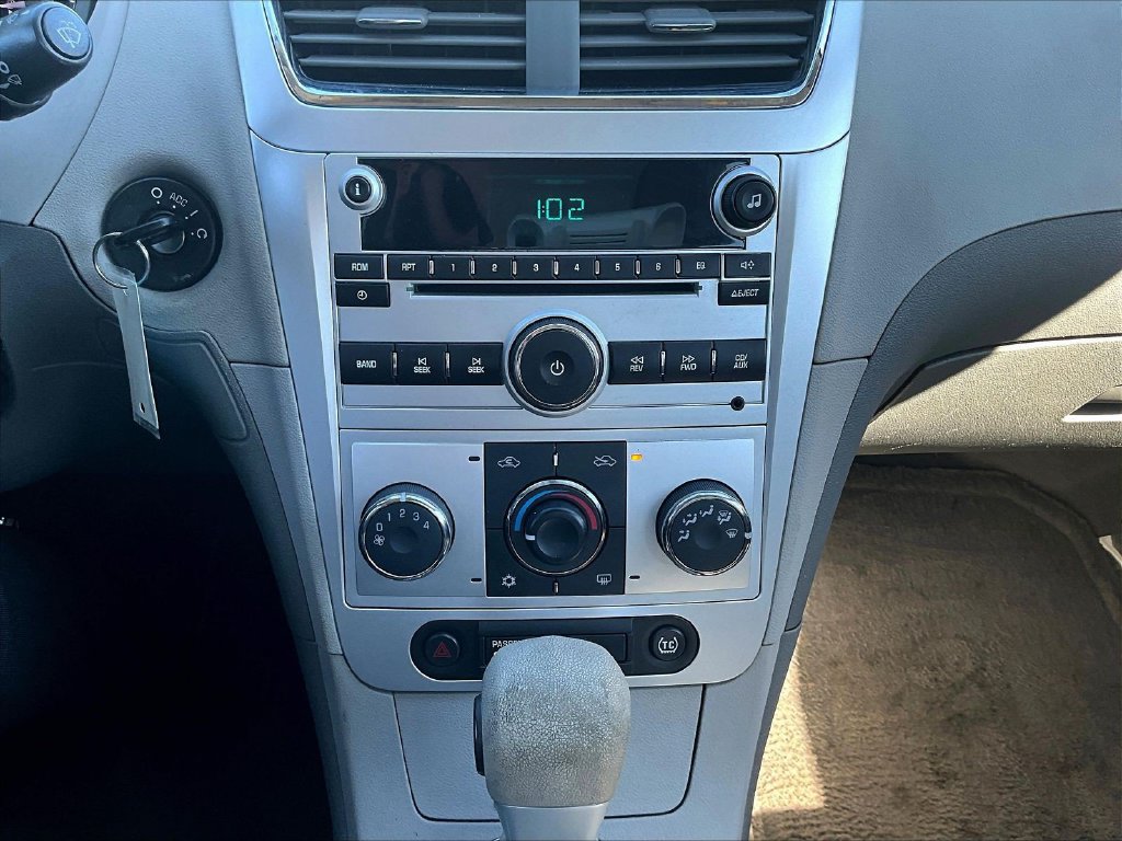 Used 2011 Chevrolet Malibu LS FWD image 16
