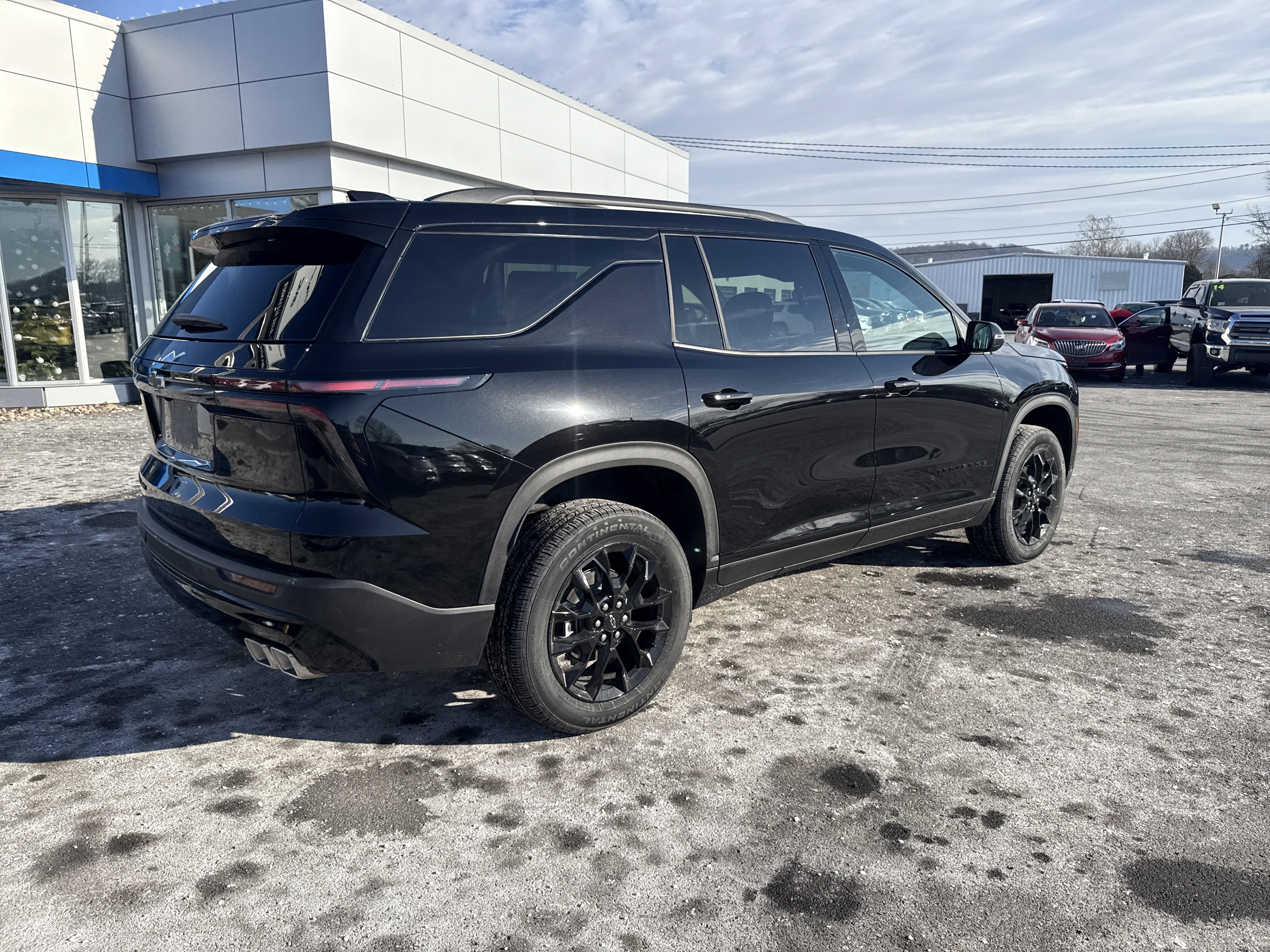 New 2026 Chevrolet Traverse LT w/ Midnight/Sport Edition image 3