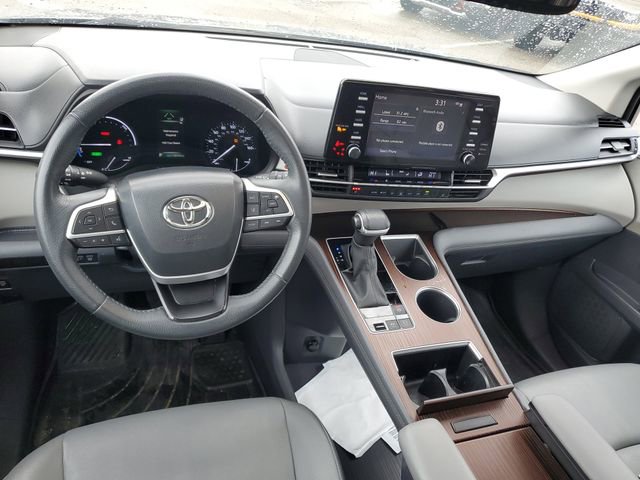 Used 2023 Toyota Sienna XLE image 10