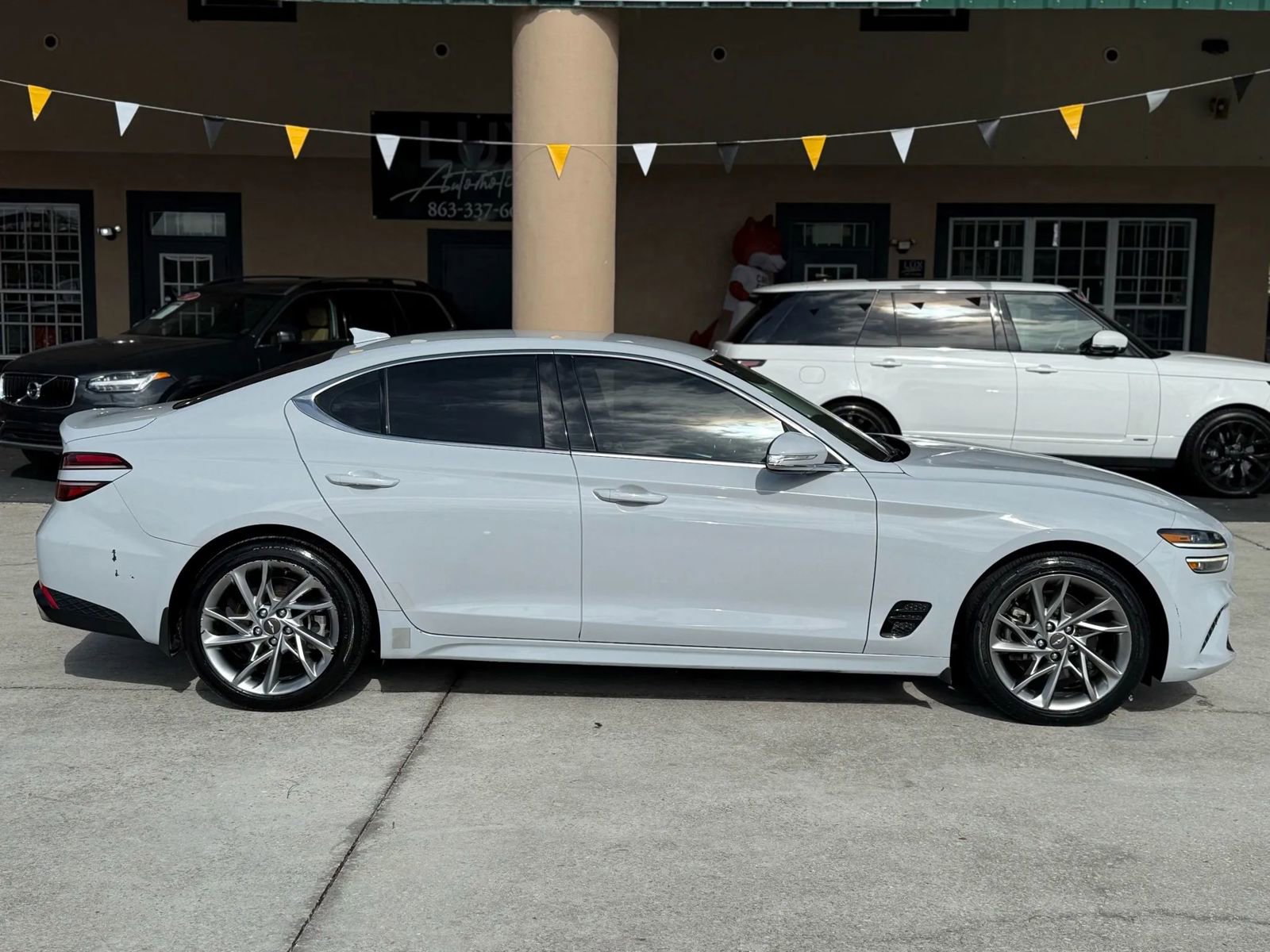 Used 2022 Genesis G70 2.0T image 4