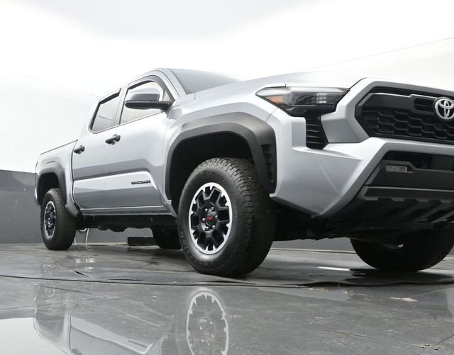 Used 2025 Toyota Tacoma TRD Off-Road AWD/4WD image 23