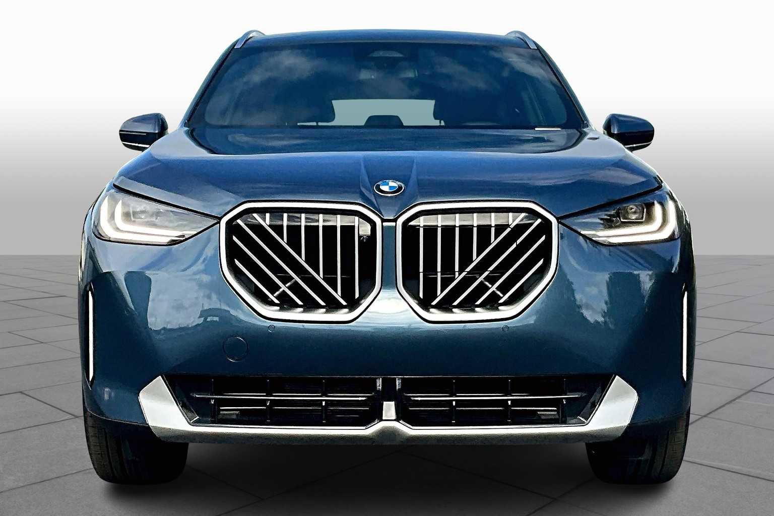 Used 2026 BMW X3 xDrive30 w/ Premium Package image 3