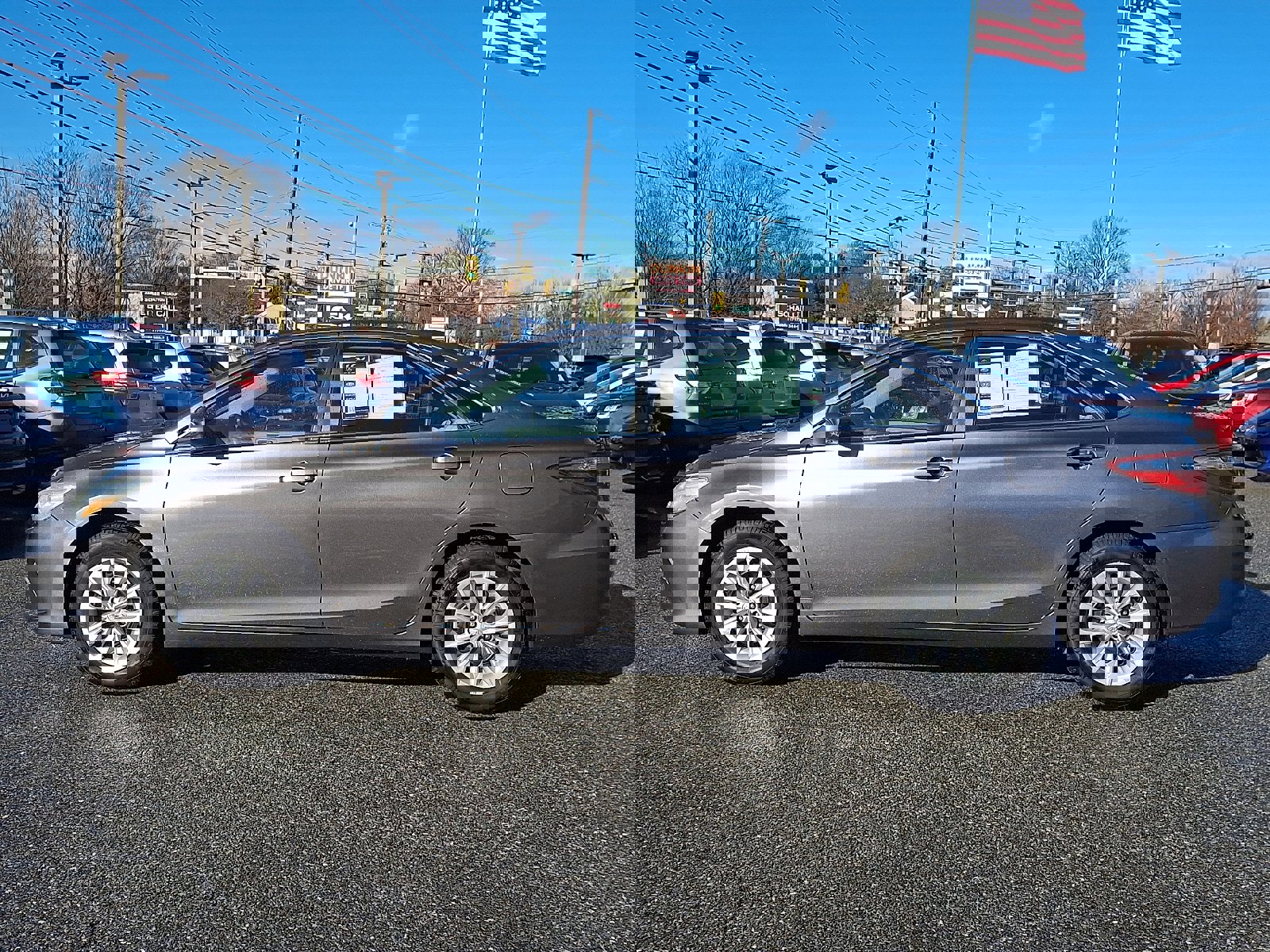 Used 2015 Toyota Camry LE image 6