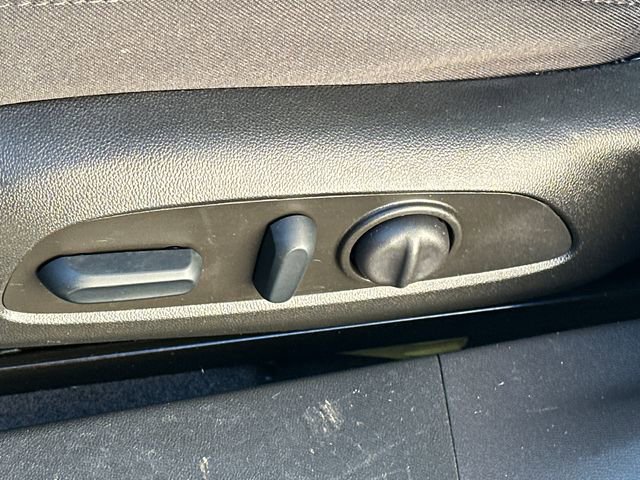 Used 2022 Chevrolet Malibu RS image 34