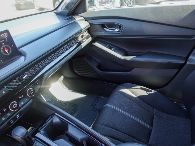 Used 2025 Honda Accord Sport image 22