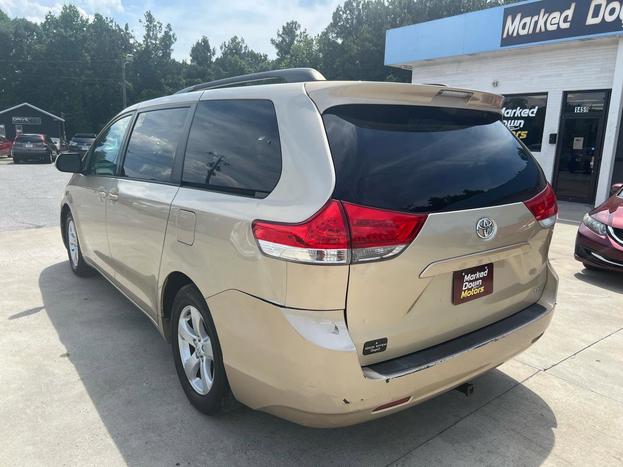 Used 2013 Toyota Sienna LE FWD image 9