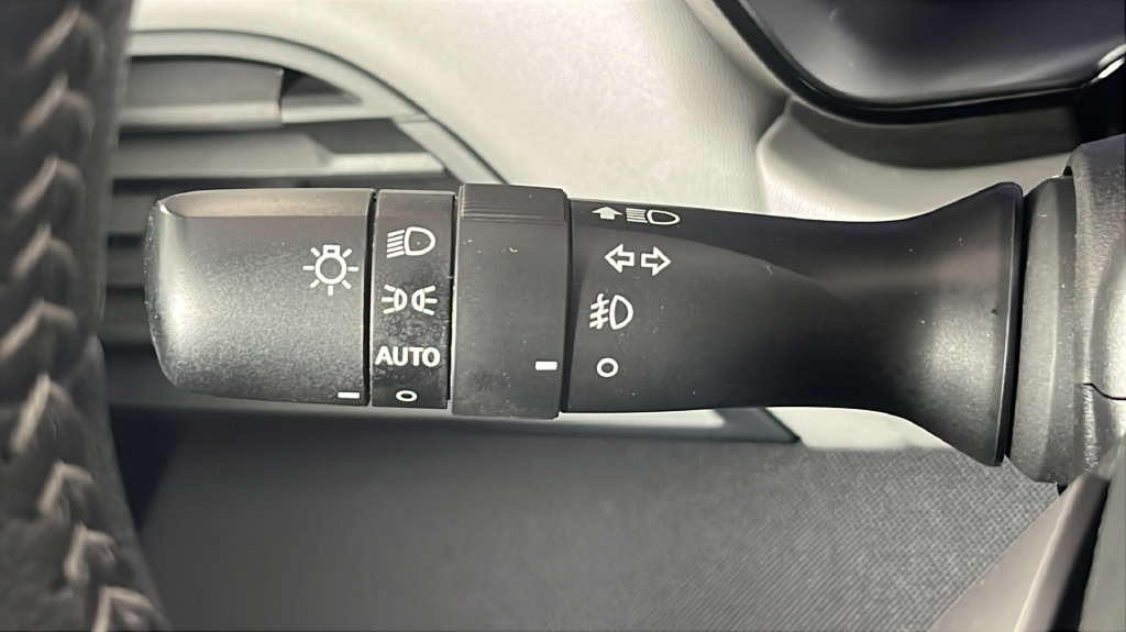 Used 2023 Subaru Outback Premium AWD/4WD image 30