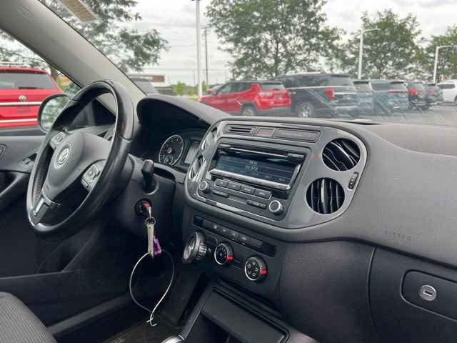 Used 2013 Volkswagen Tiguan S AWD/4WD image 30