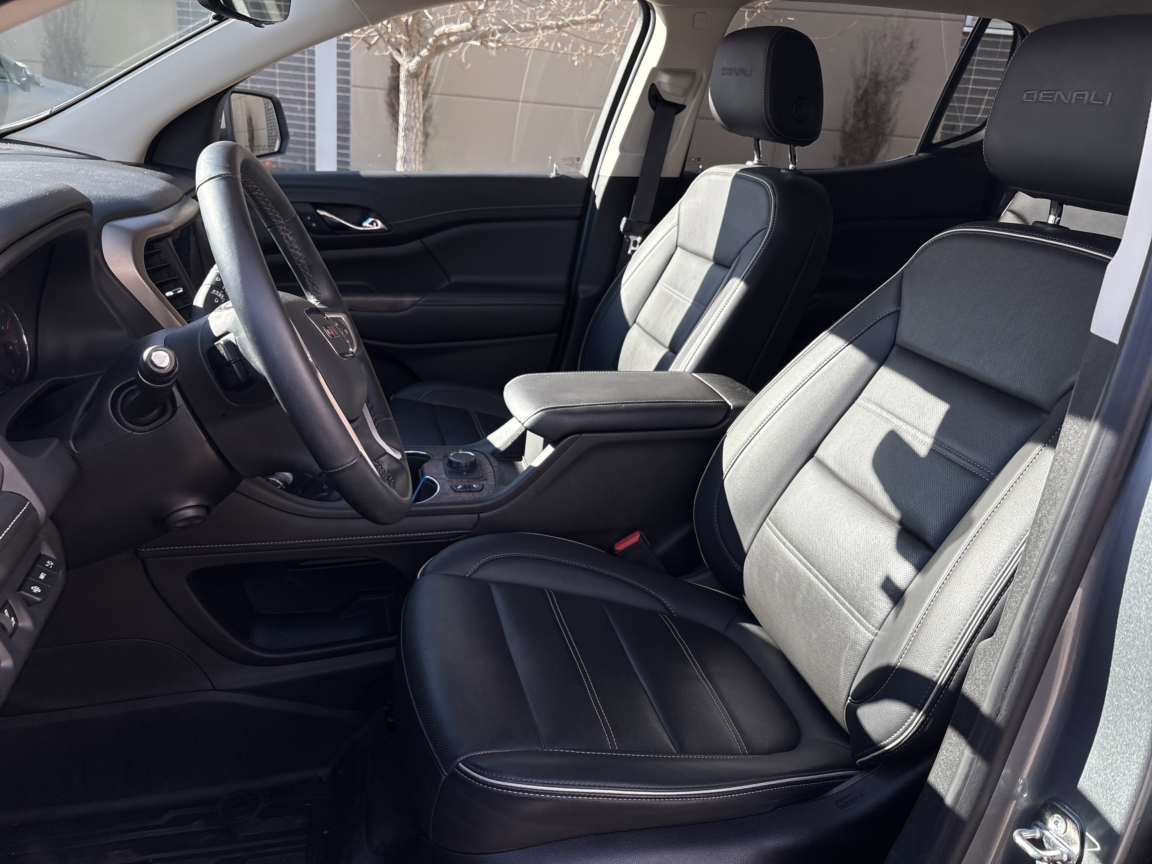 Used 2023 GMC Acadia Denali w/ Denali Technology Package image 16