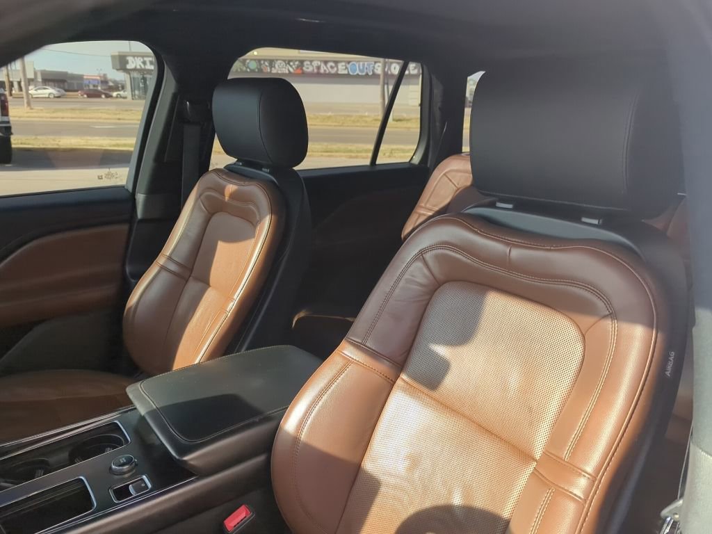 Used 2020 Lincoln Aviator Reserve w/ Equipment Group 201A image 31