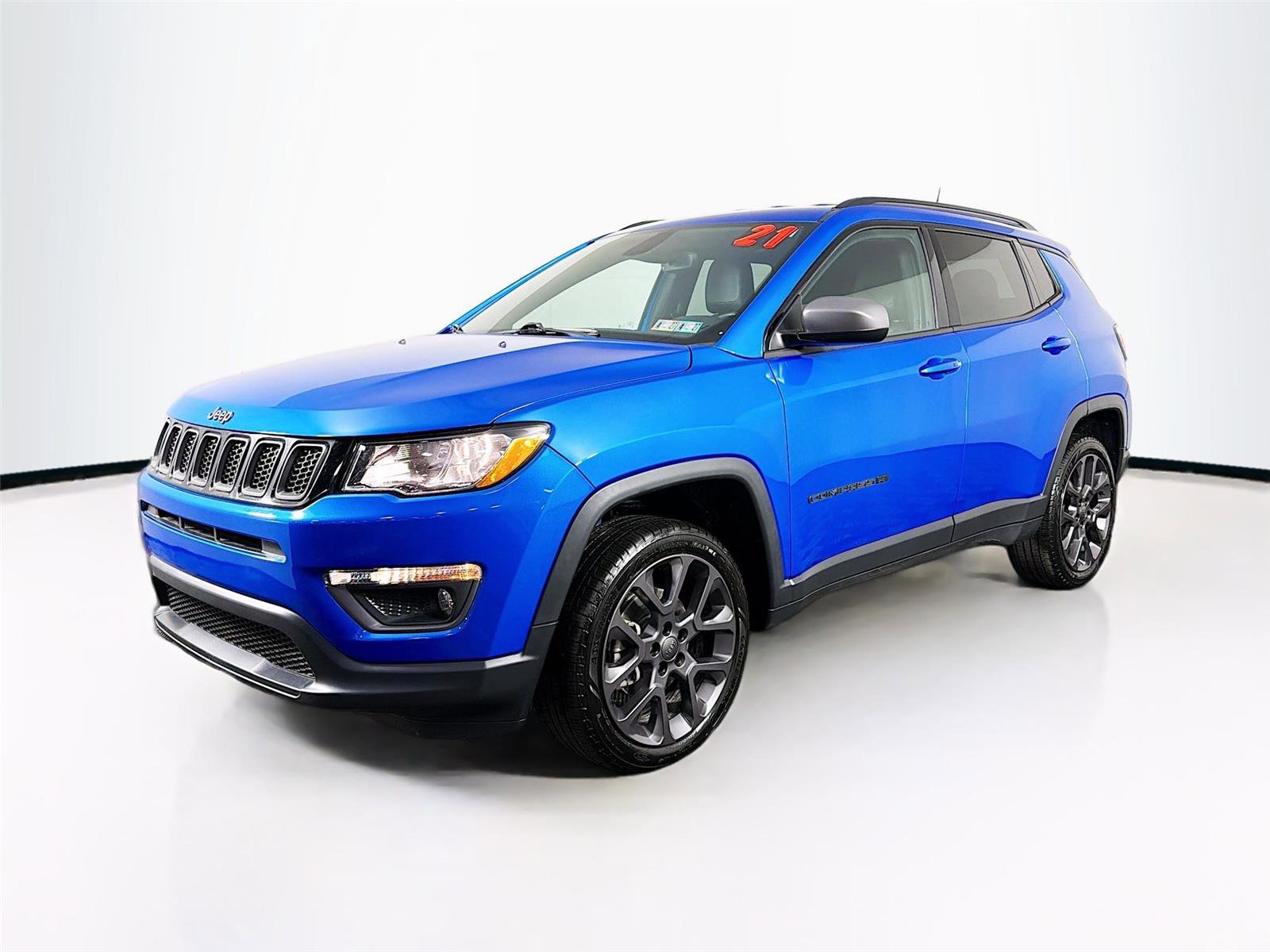 Used 2021 Jeep Compass Latitude AWD/4WD image 3