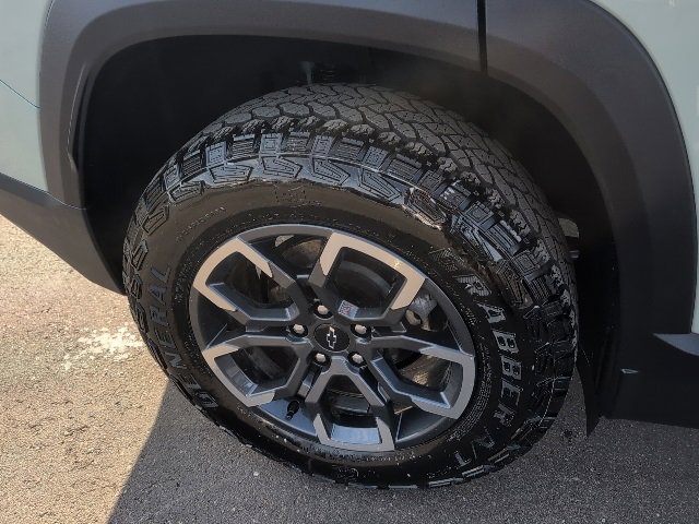 Certified 2025 Chevrolet Equinox ACTIV w/ Safety and Technology Package image 15