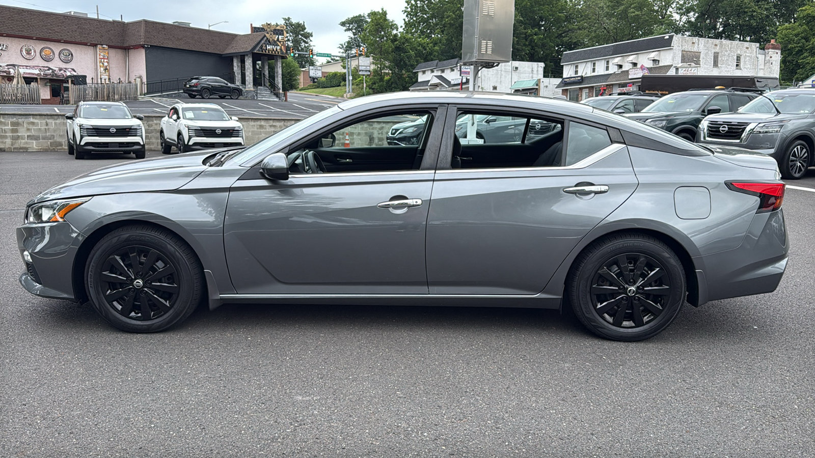 Used 2020 Nissan Altima 2.5 S FWD image 4