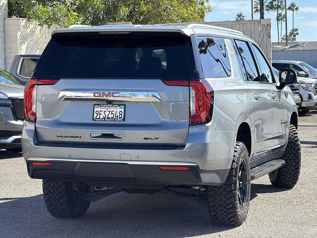Used 2023 GMC Yukon XL SLT w/ SLT Premium Package AWD/4WD image 5