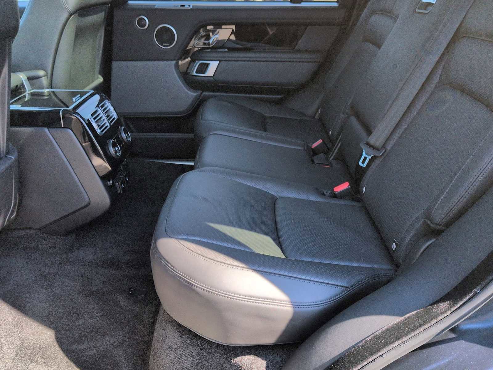 Used 2021 Land Rover Range Rover P525 Westminster Edition LWB image 21