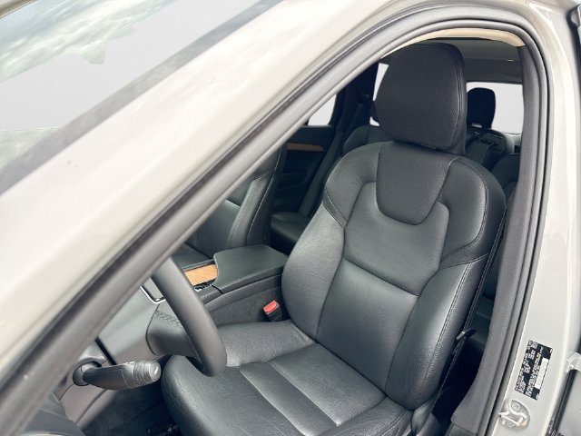 Certified 2023 Volvo XC90 B6 Plus w/ Protection Package Premier AWD/4WD image 17