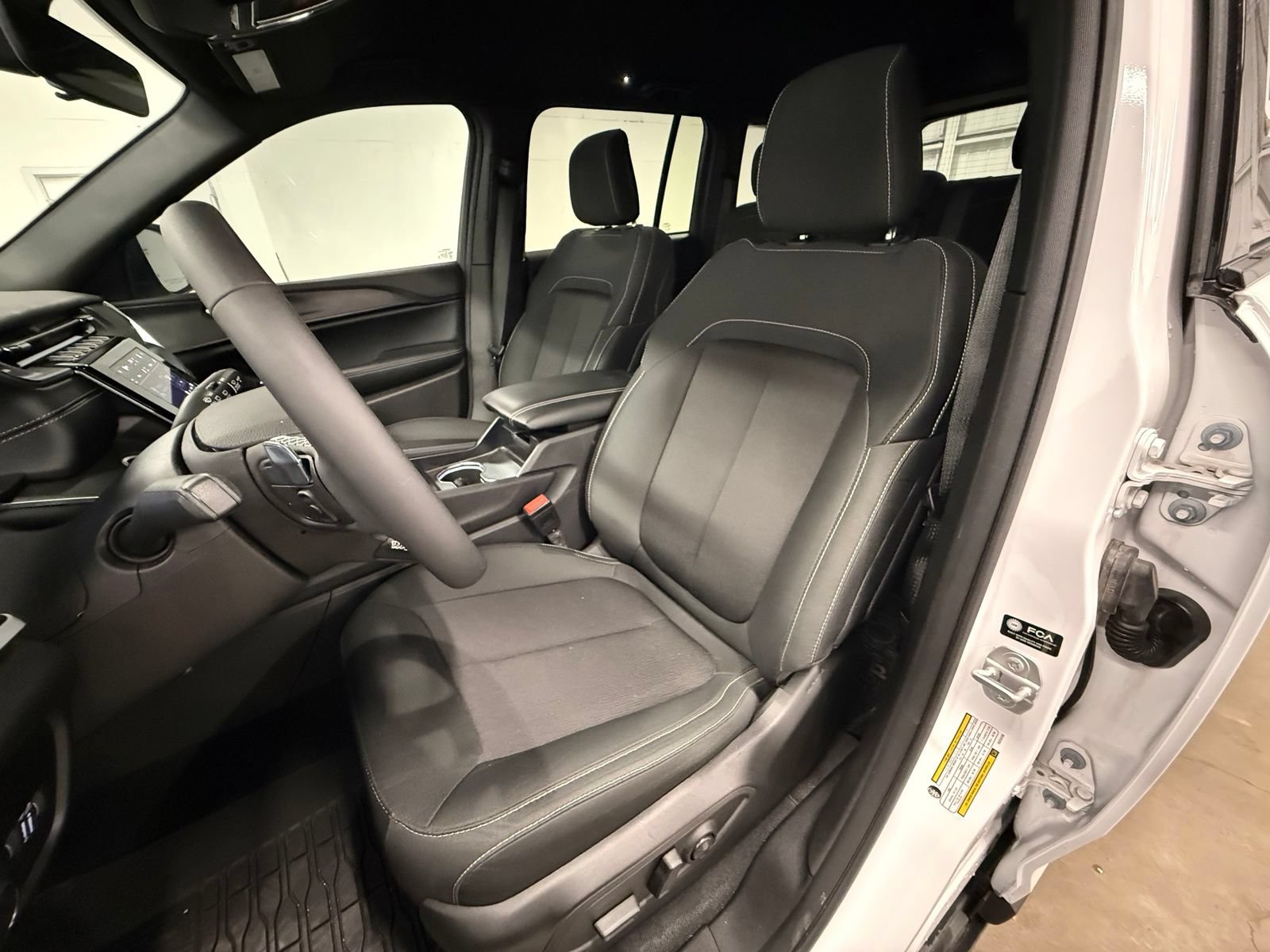 Used 2025 Jeep Grand Cherokee Laredo w/ MOPAR Finishing Package RWD image 20