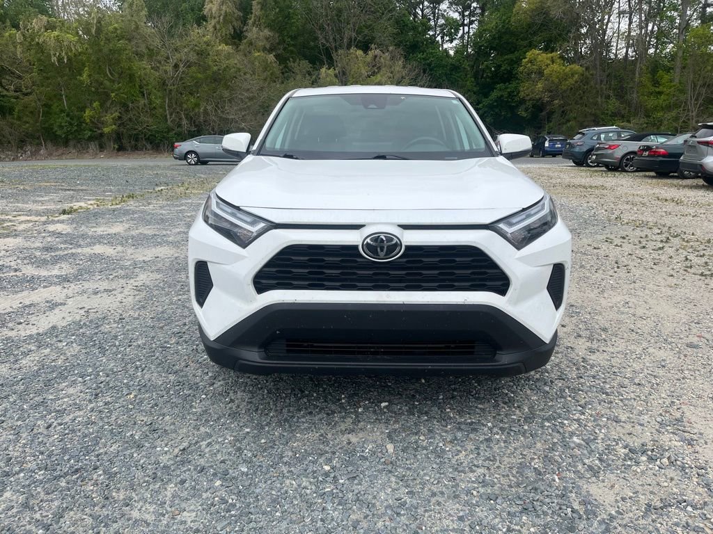 Used 2024 Toyota RAV4 LE AWD/4WD image 8