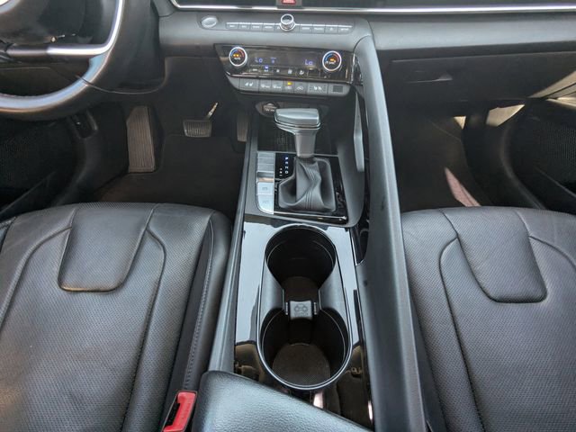 Used 2021 Hyundai Elantra Limited image 22