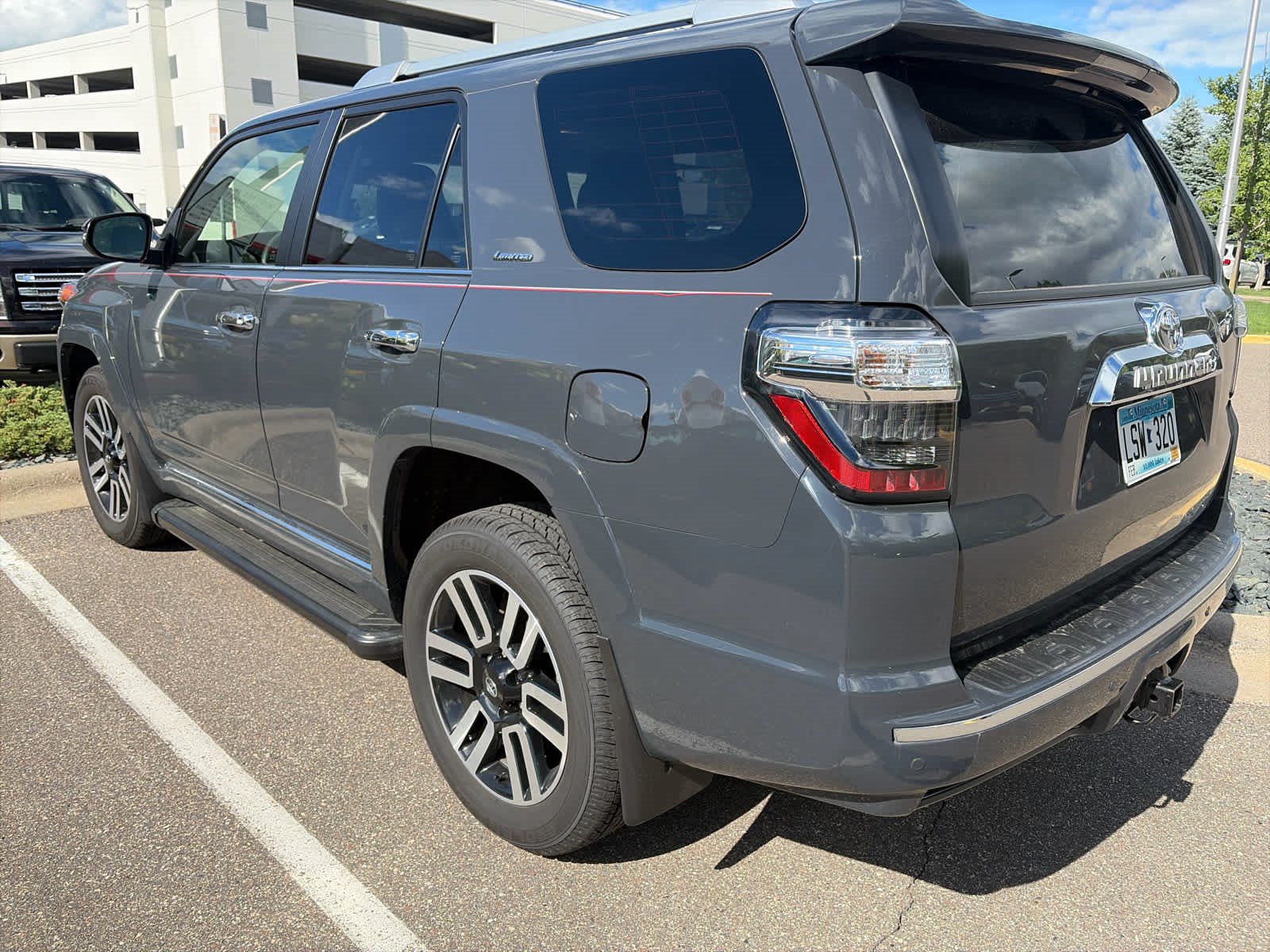 Used 2024 Toyota 4Runner Limited AWD/4WD image 4
