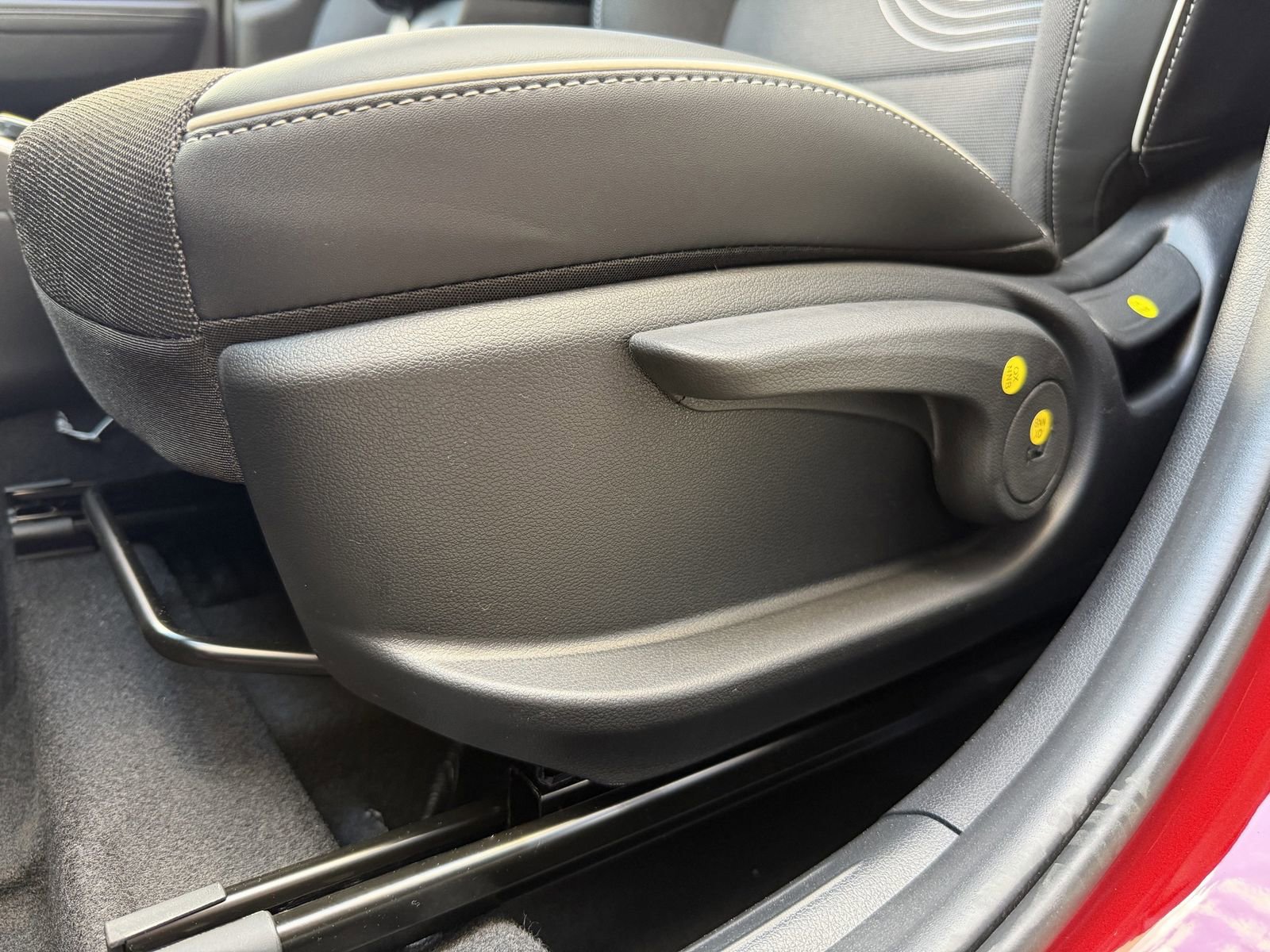 New 2025 Hyundai Venue Limited FWD image 22