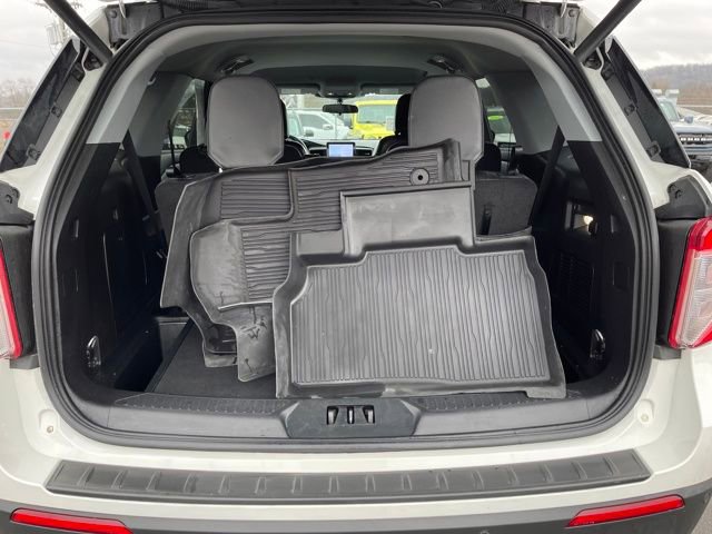 Used 2023 Ford Explorer XLT w/ Equipment Group 202A image 21