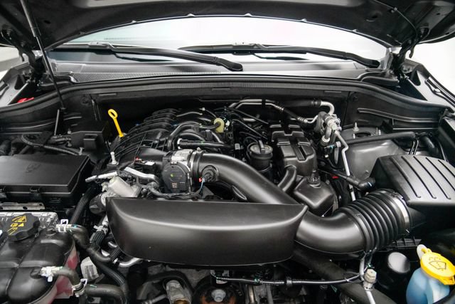 Used 2024 Dodge Durango SXT AWD/4WD image 25