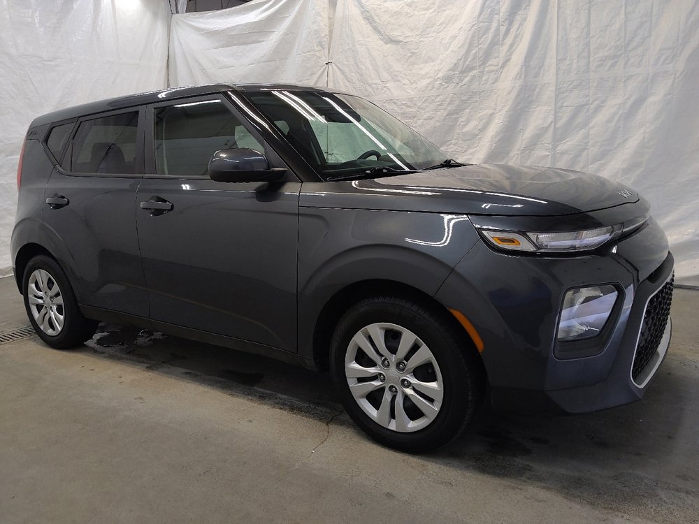 Used 2022 Kia Soul LX image 11