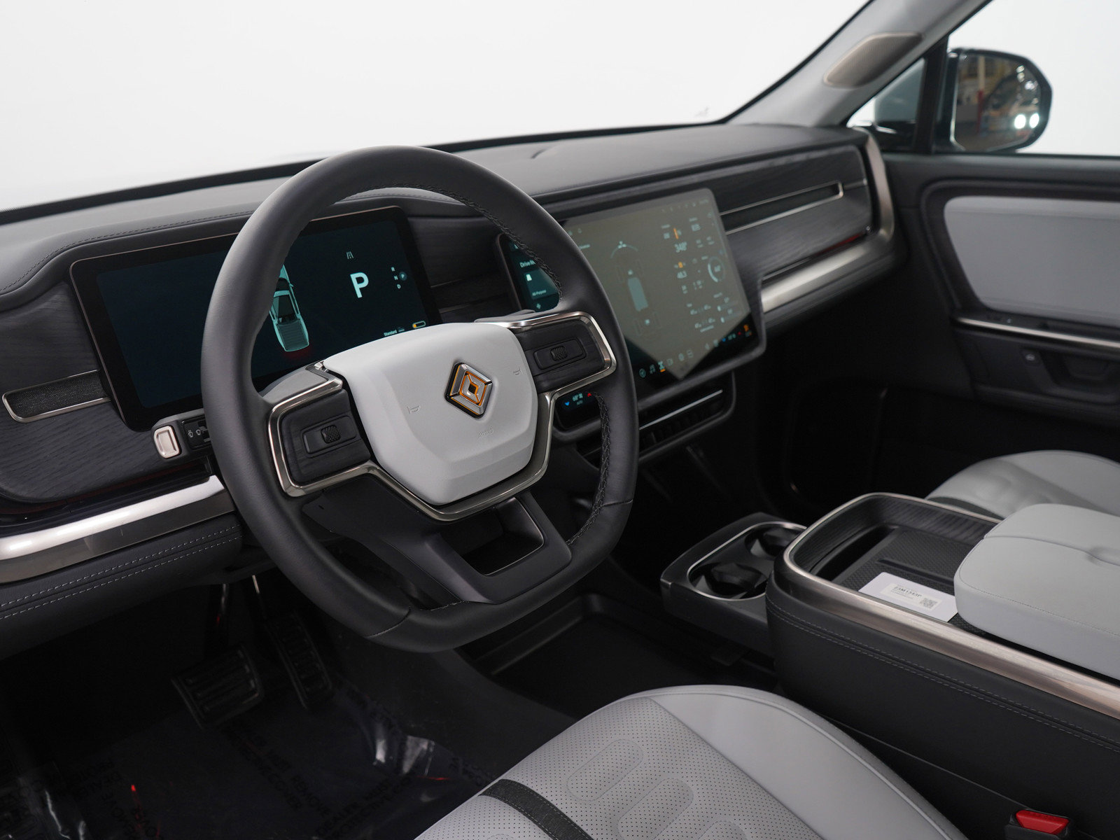 Used 2025 Rivian R1T Adventure image 25