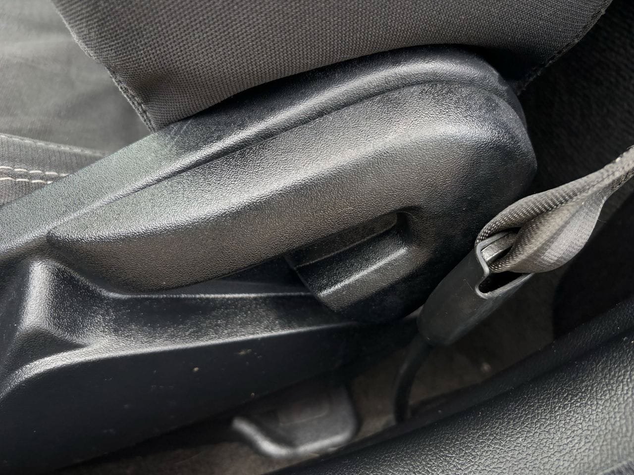 Used 2018 Ford Mustang Coupe RWD image 25